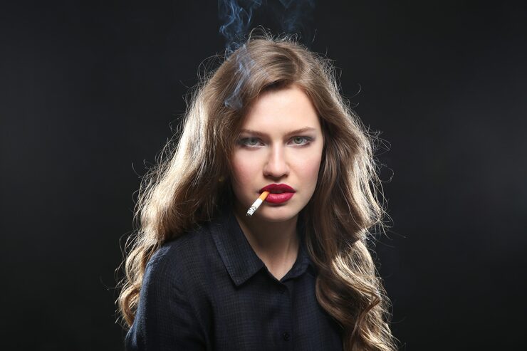 1portrait-beautiful-woman-with-cigarette-black